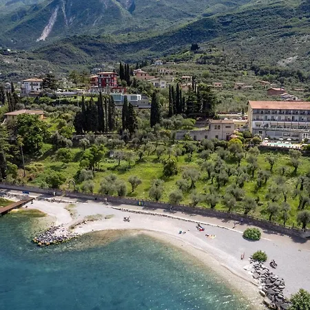 מלון דירות Roma 3*