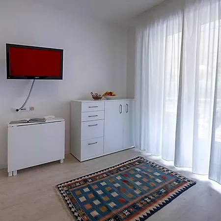 Lägenhetshotell Roma 3*